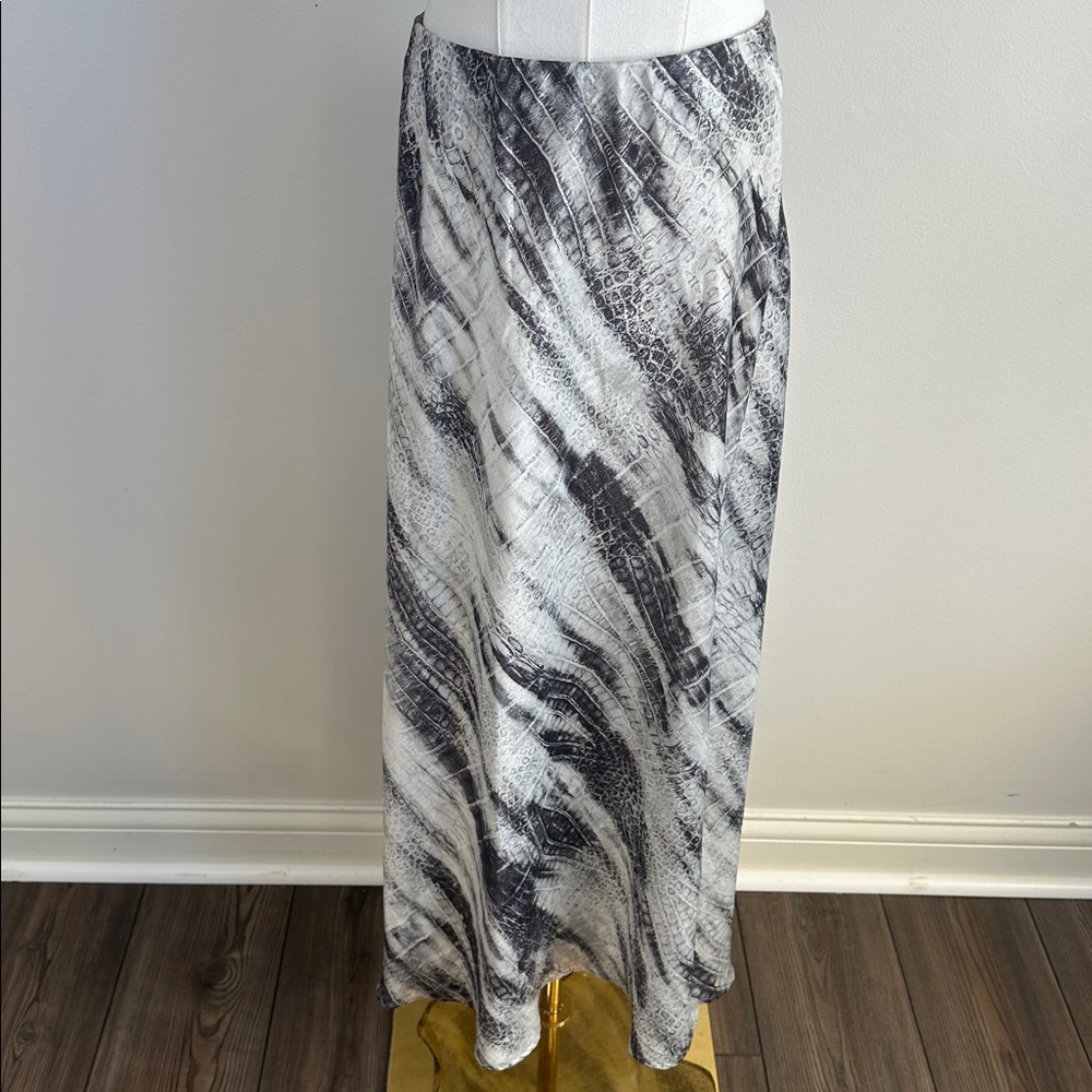 Nwt Zara Womens Snakeskin Satin Like Edgy Mob‎ Wife Animal Print Midi Skirt L
